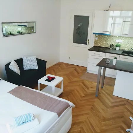 New Cozy Studio In The Center Of 프라하