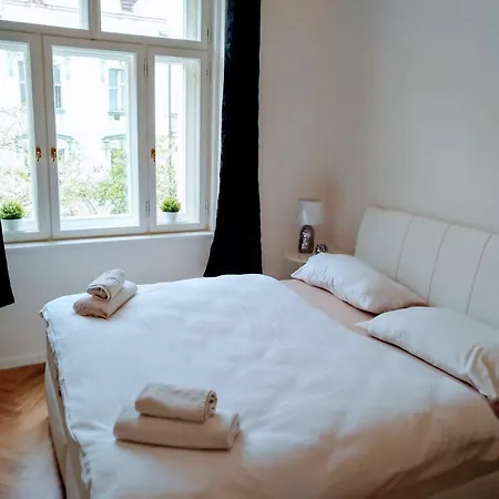 New Cozy Studio In The Center Of דירה פראג