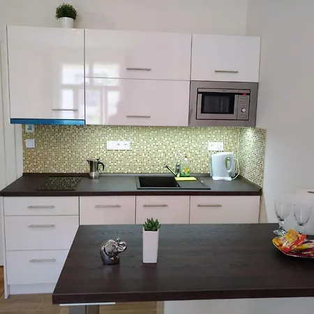 New Cozy Studio In The Center Of * פראג